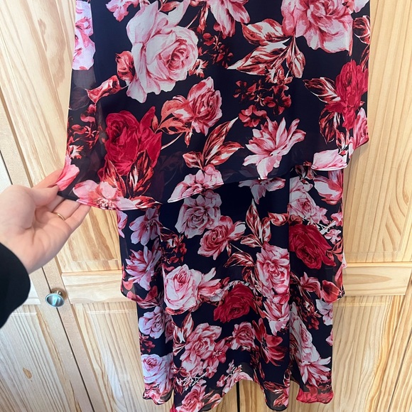 Julia Jordan tired floral dress - Picture 4 of 6